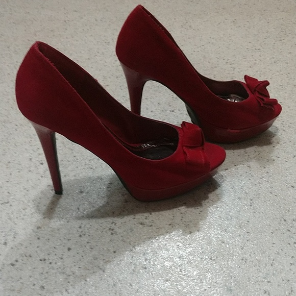 Heels - Picture 3 of 4